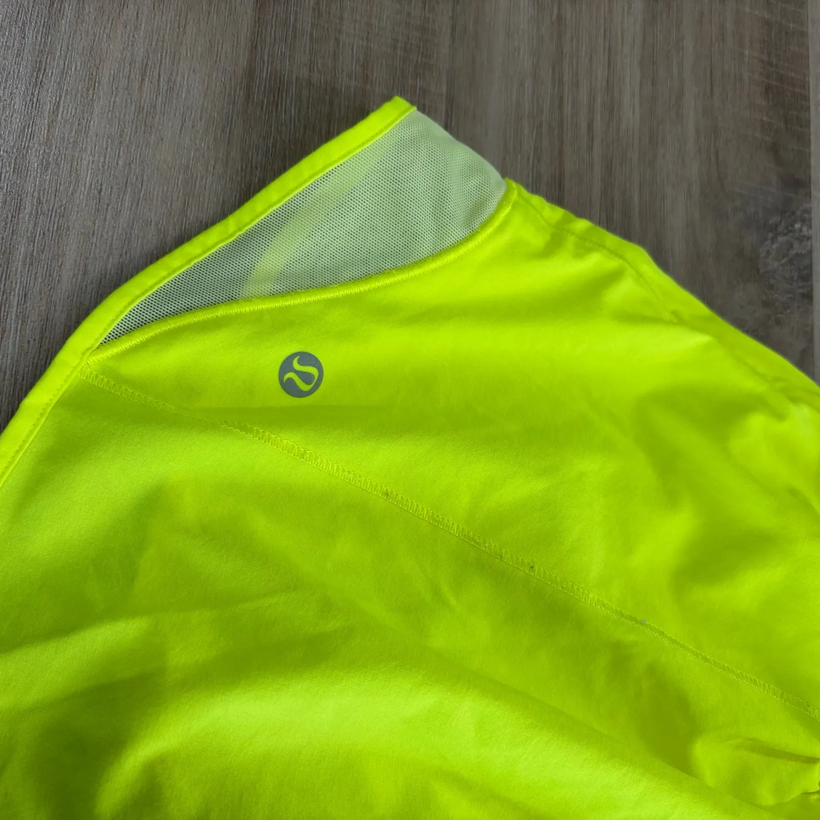 Lululemon Hotty Hot Short II Long 4" Highlight Yellow Women Size 12 - Image 4