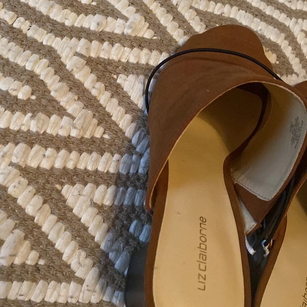 Liz Claiborne NWT  sandals 8 - Image 4