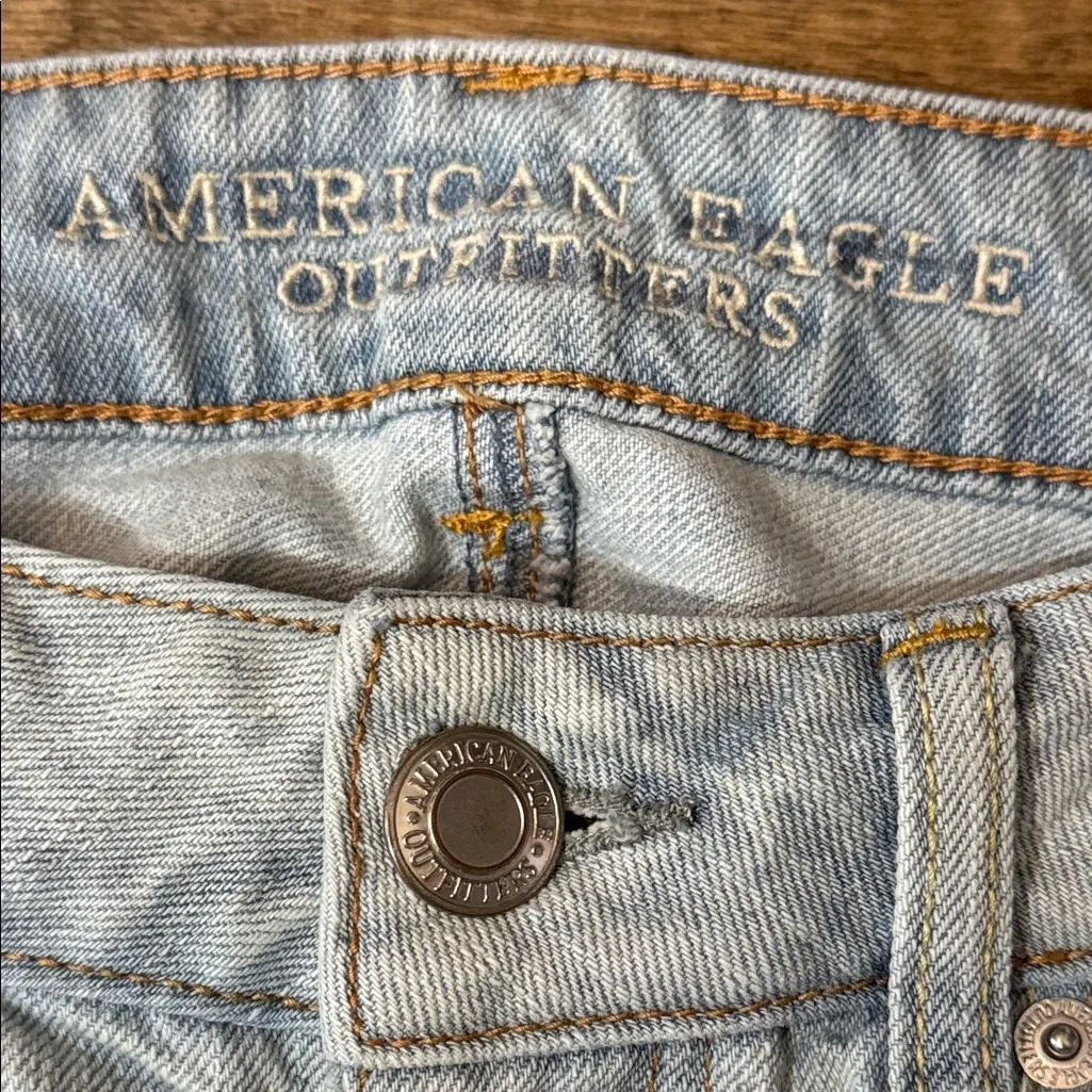 American Eagle  Boy Crop Button-Fly Light-Wash Distressed Jeans Size 4 - Image 7