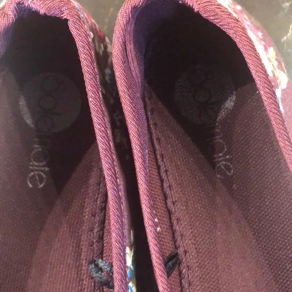 Solemate burgundy fabric Burgandy floral‎ flats women's flats size 6 Red - Image 6