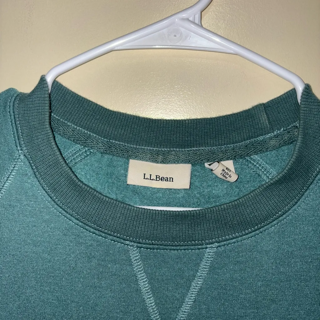 L.L. Bean Women's Teal Crewneck Sweater Green Size M - Image 3