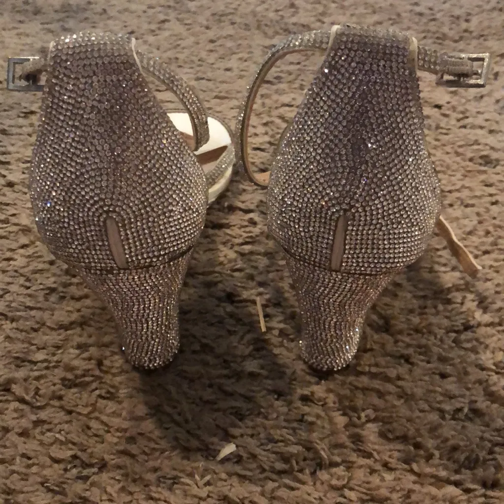 COPY - Steve Madden/David’s Bridal Sparkly Silver & White Wedge Heels⭐️ - Image 4