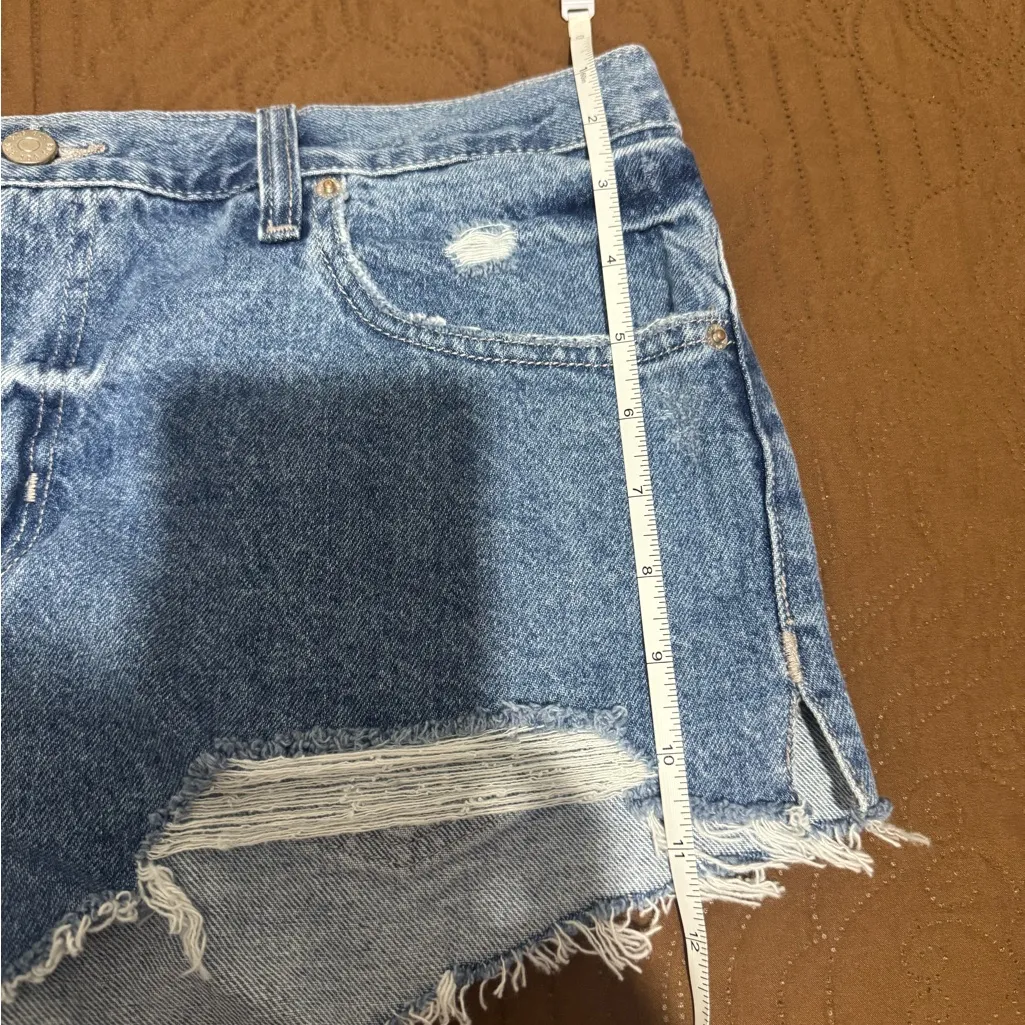 BDG Frayed Hem Blue Jean Shorts - Image 7
