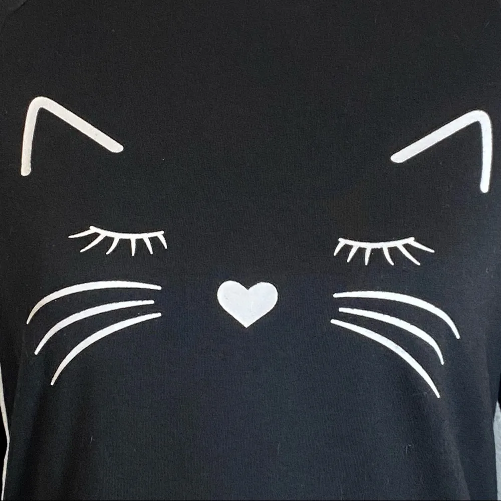 Beyove Black Cat Face Sweatshirt - Image 2