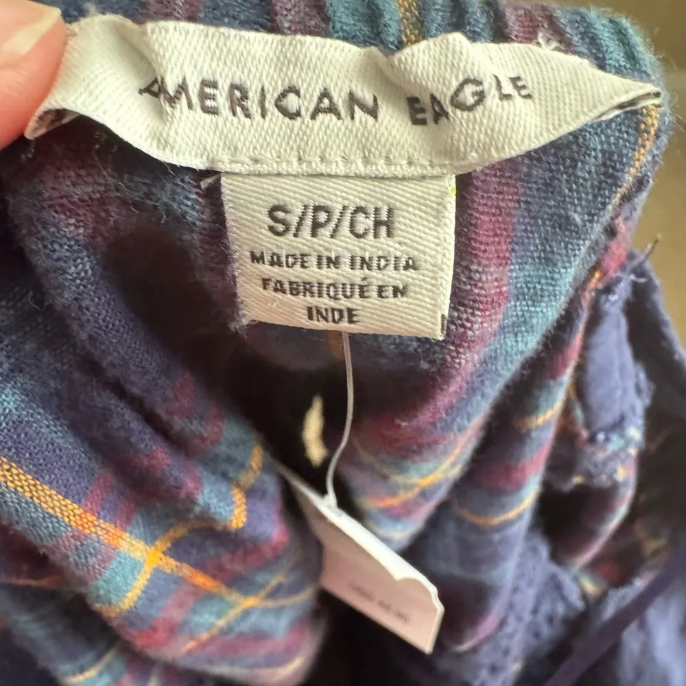 NWT American Eagle Lace Puff Sleeve Cropped Peasant Top - Image 3