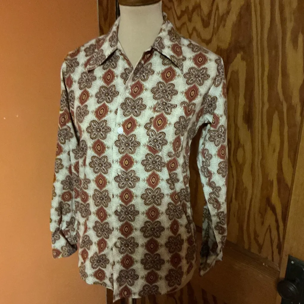 Vtg 70s earthy flowers big collar button down shirt - Image 4