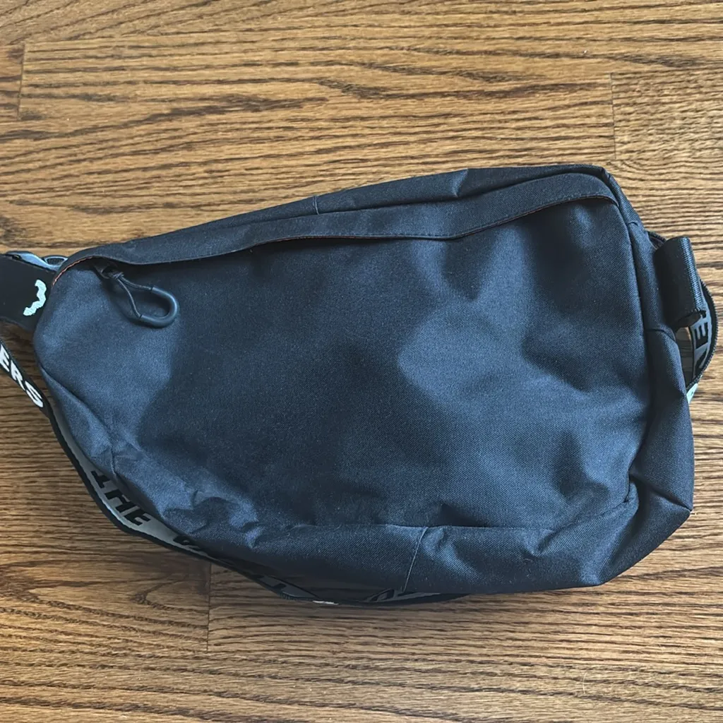 Avett Brothers Black Sling Bag New Collectible Rare - Image 5