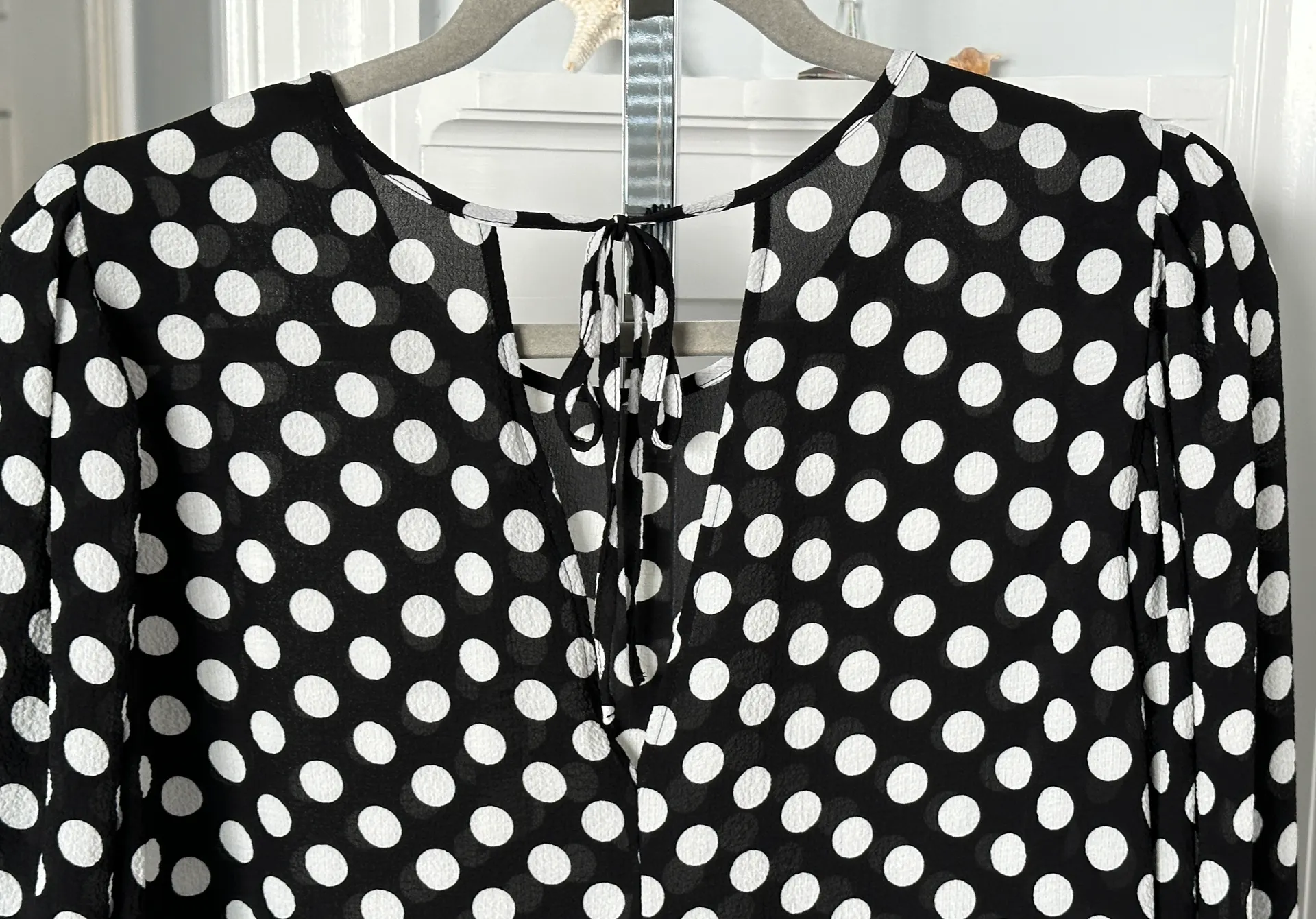 NWT!  Sz L Black & White Polka Dot Blouse Top. Too Cute!! - Image 5