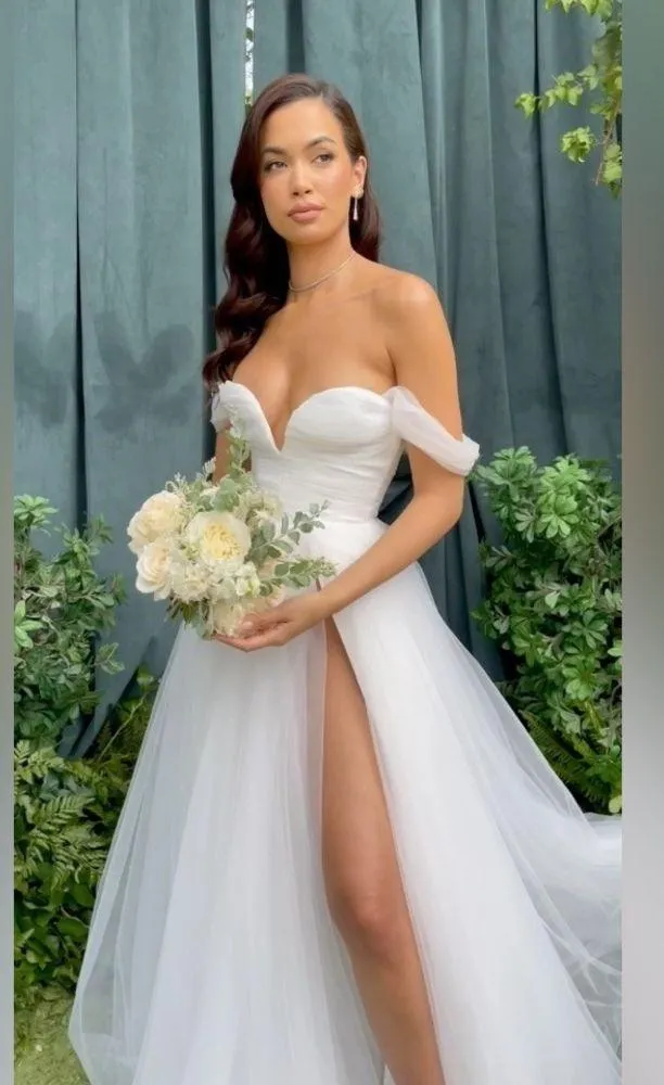 HOUSE OF CB 'Fairytale' White Tulle Bridal Gown - Image 3