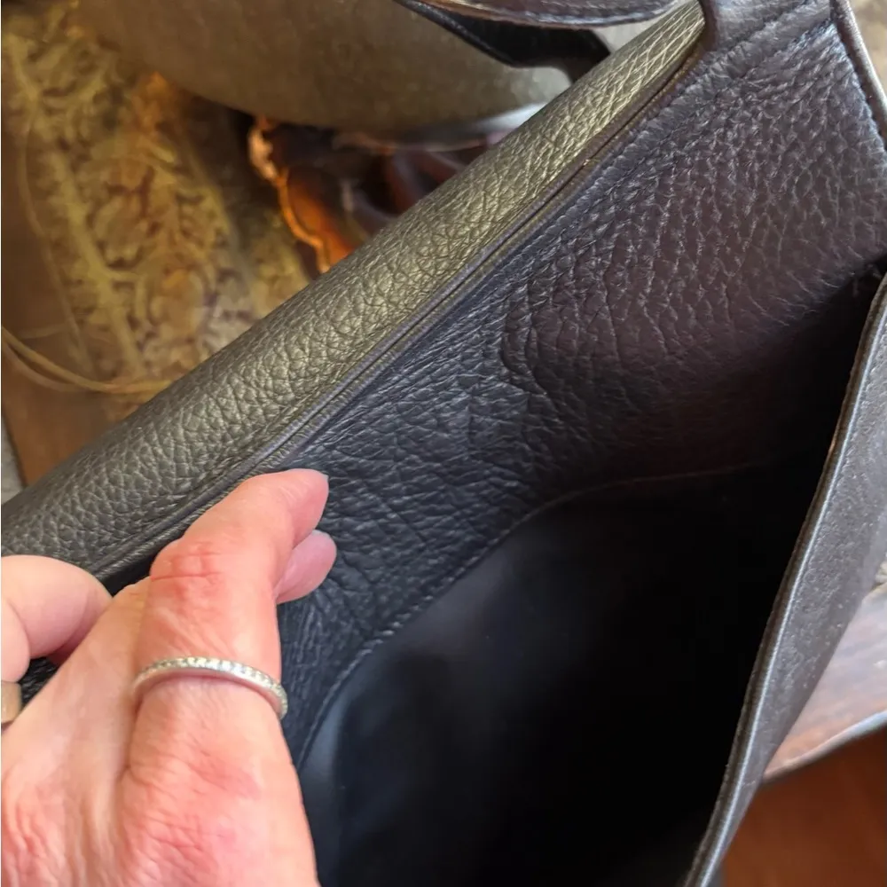 Authentic STUART WIETZMAN Leather flap magnetic closure crossbody - Image 5