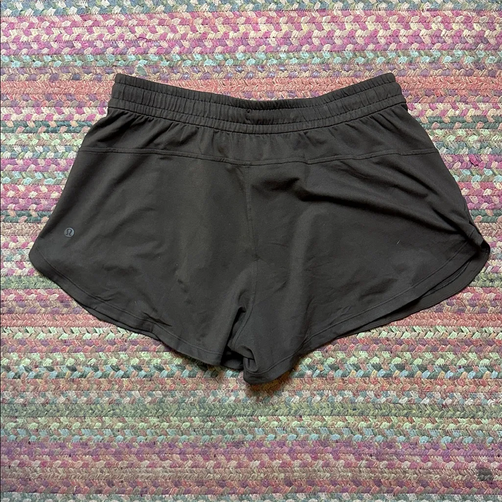 NWT LULULEMON SOFT JERSEY MIDRISE CURVED HEM SHORT 3” LAVA CAKE BROWN - Image 5