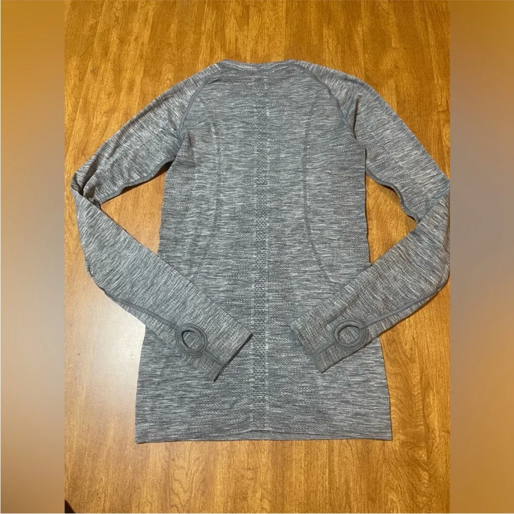 Lululemon Swiftly Long Sleeve Tee Size 4 - Image 3