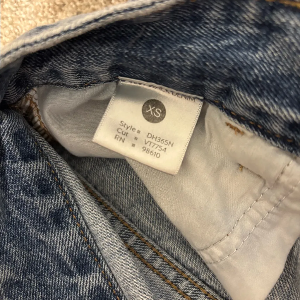 Vestique Size XS Blue Distressed Jean Shorts Frayed Hem - Image 3