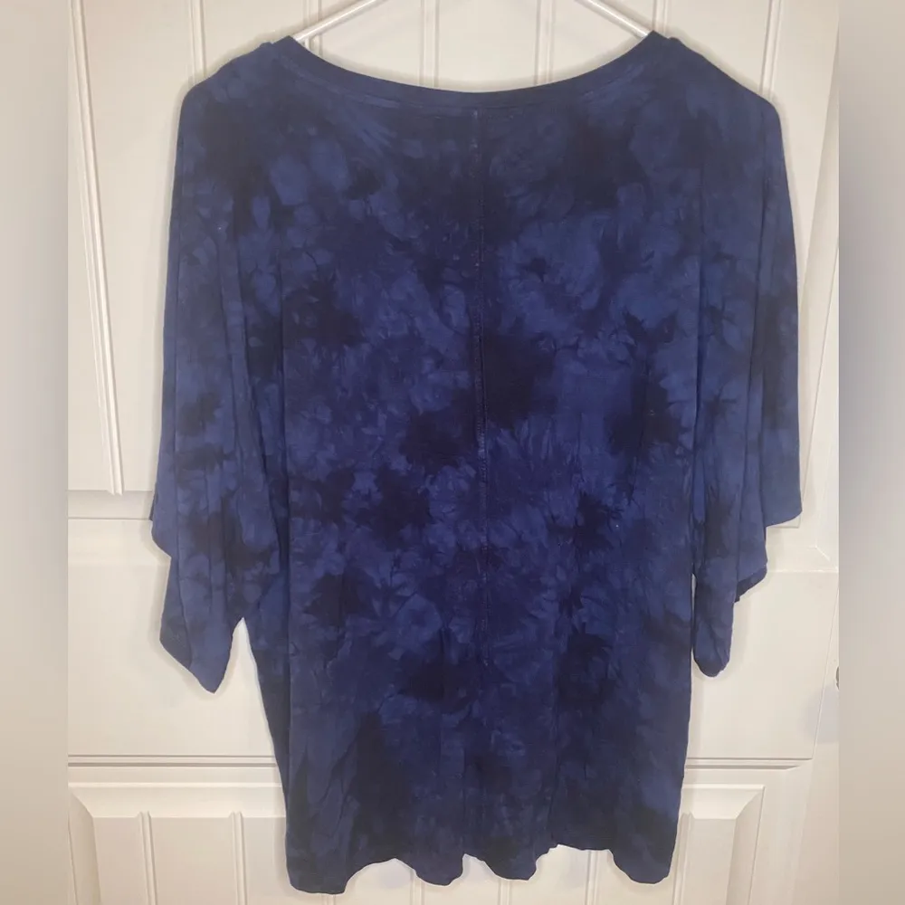 Tahari Blue and Black Flutter marbled top - Image 4