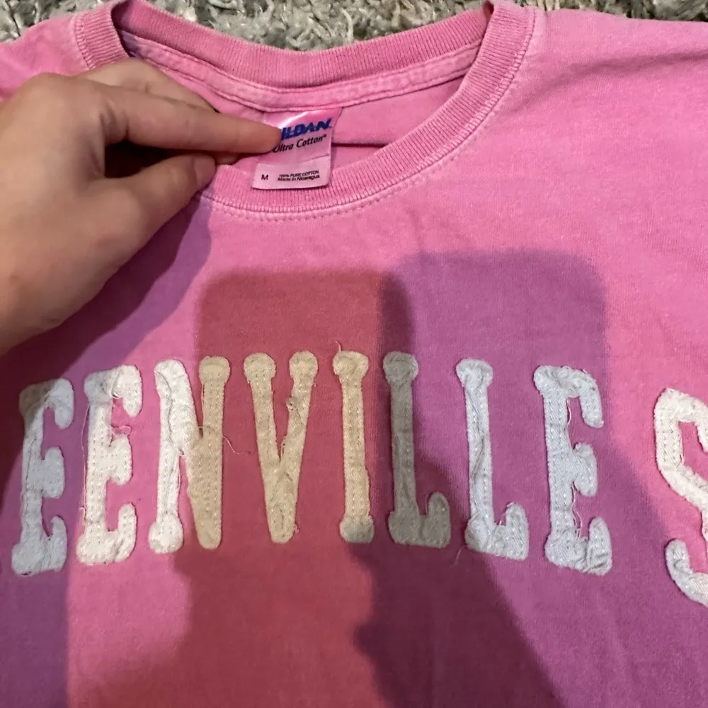 Vintage Shabby Chic Pink Greenville, South Carolina, T-shirt - Image 2