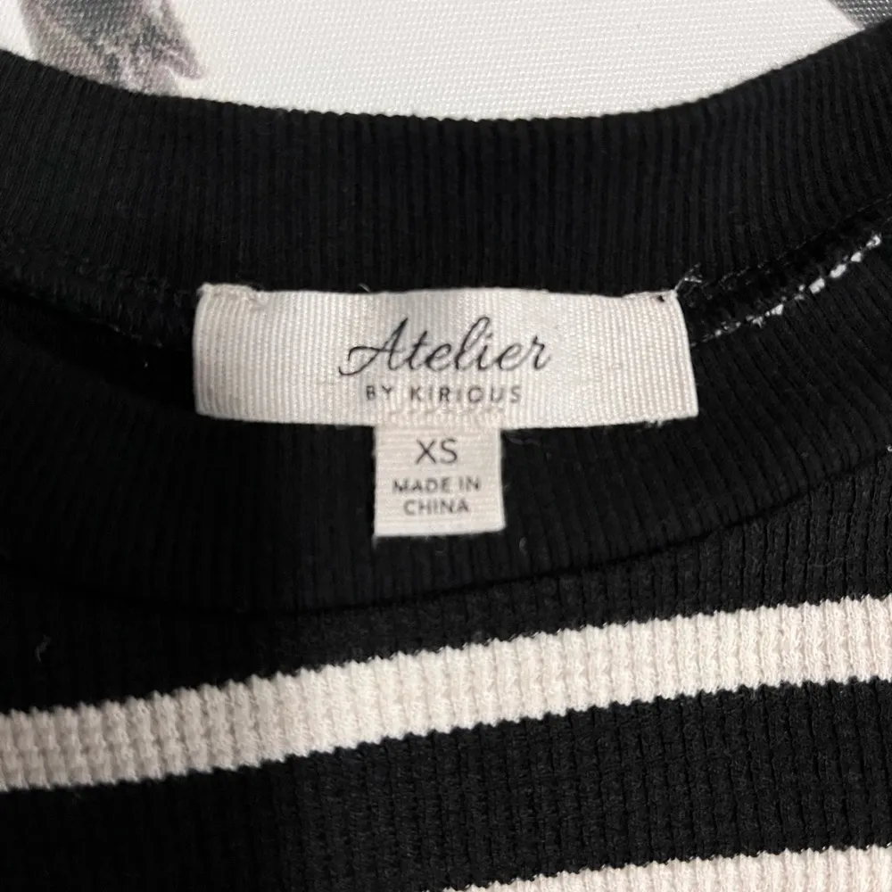 ATELIER by KIRIOUS Striped Ribbed Mini Sweater Top Women’s Shirt Sz XS NWOT Black - Image 4