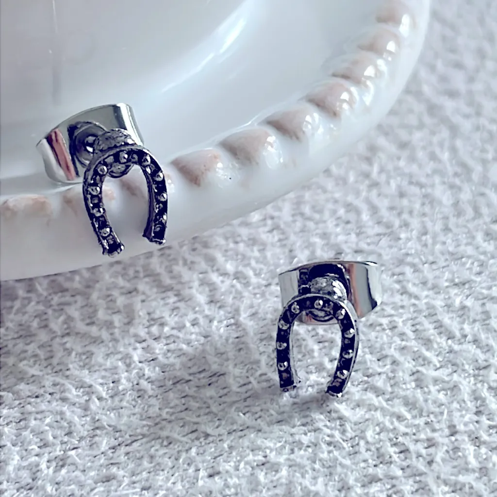 Horseshoe silver stud earrings - Image 2