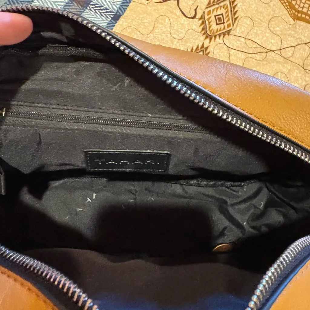 Tahari Tan and White Camera Bag - Image 7