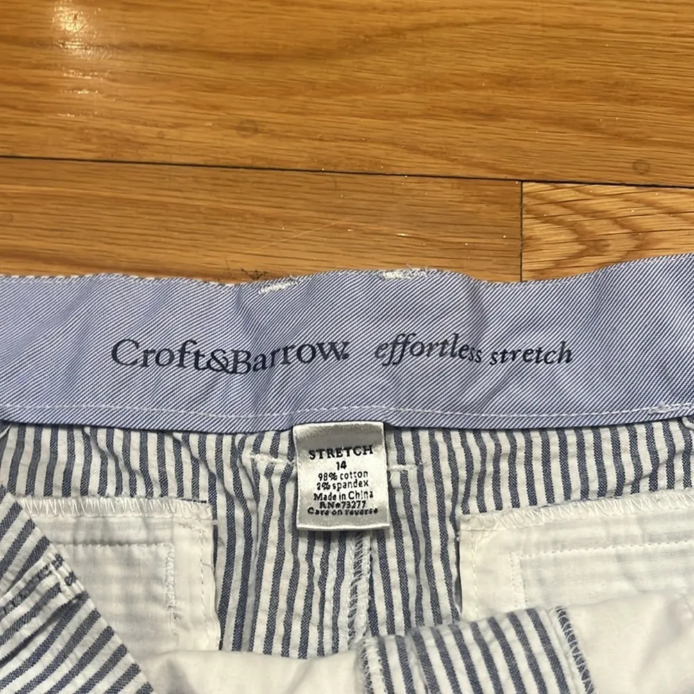 Croft & Barrow striped effortless stretch shorts size 14 . - Image 2