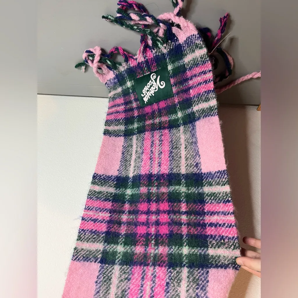 Victoria’s Secret NWT Chunky Plaid Polyester Fringe Trim Cozy Winter Scarf Pink - Image 8