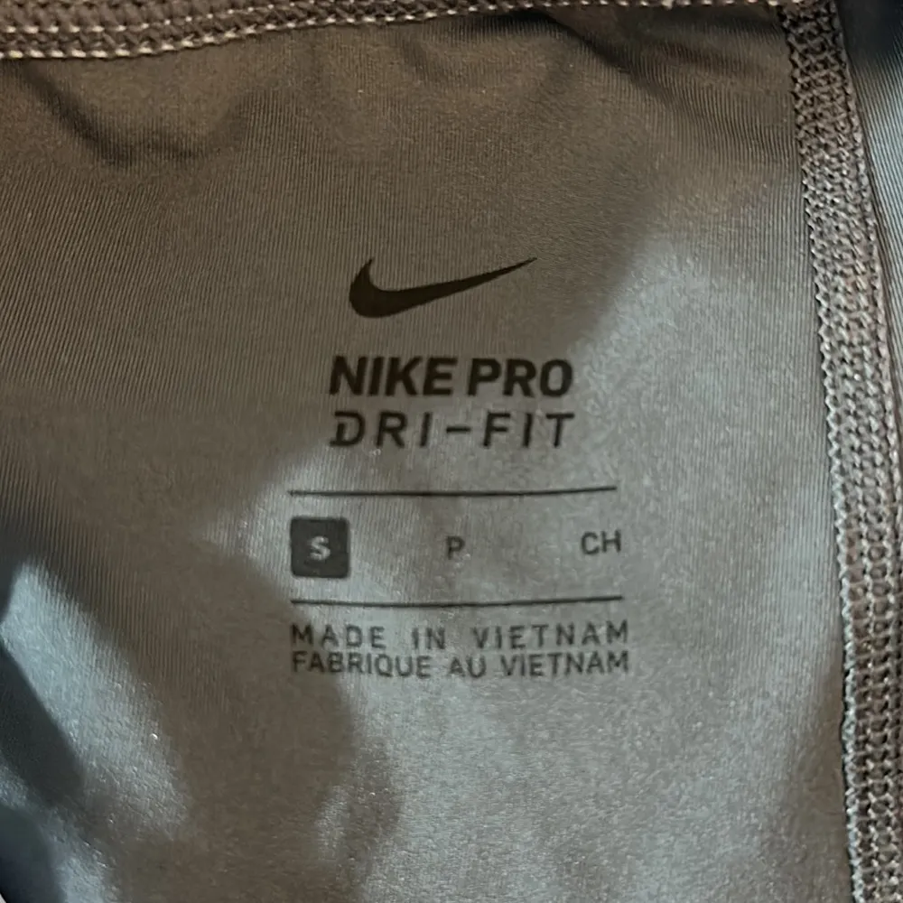Nike Pro Dri-Fit Gray White Leggings Activewear Gym Size Small EUC #4515 - Image 4