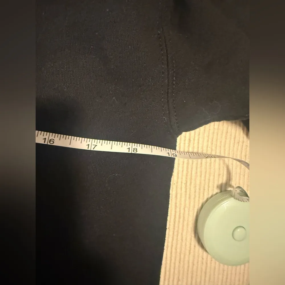 Pink and Black Crew Neck Sweater with Bold Design 1975 Tour Unisex Small - Image 4