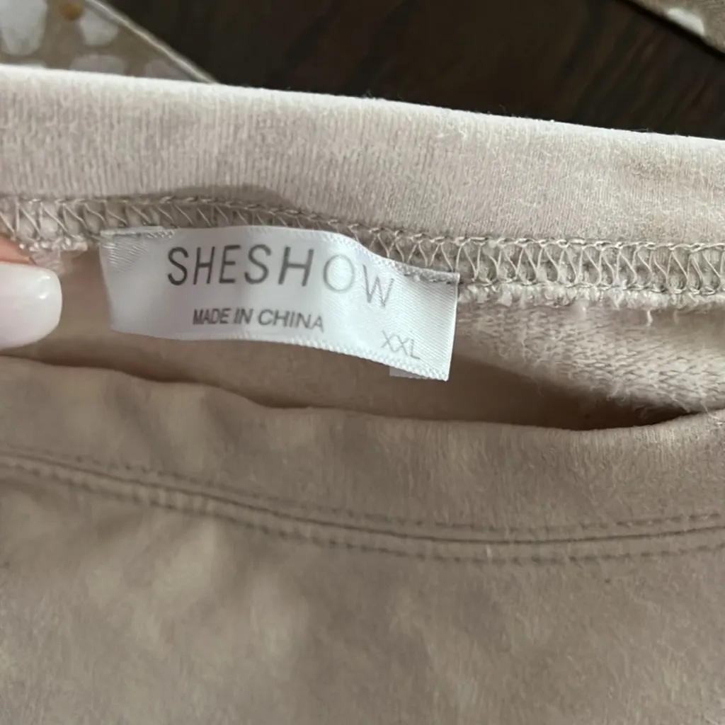 Inspired XXL sweatshirt 🤎🤍 - Image 3