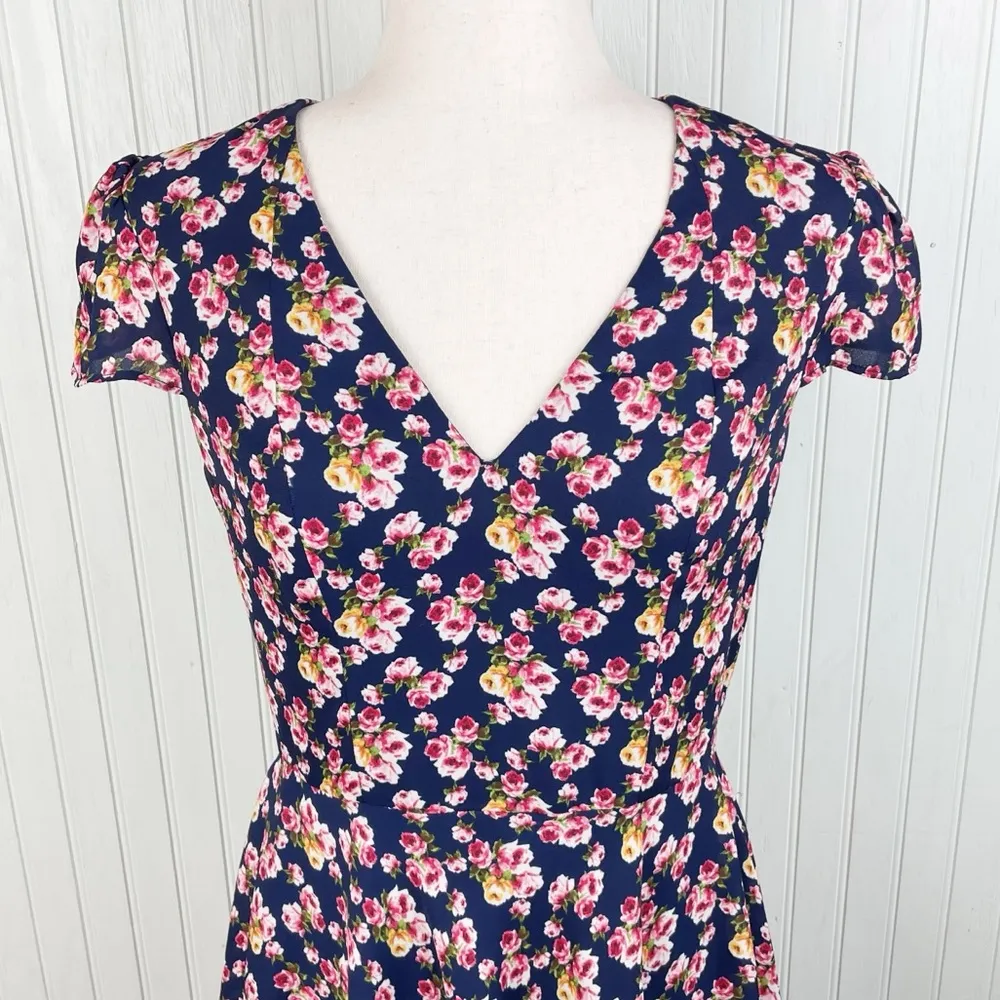 Betsey Johnson Navy Blue Floral Print Chiffon Fit and Flare Dress Women's Size 6 - Image 5