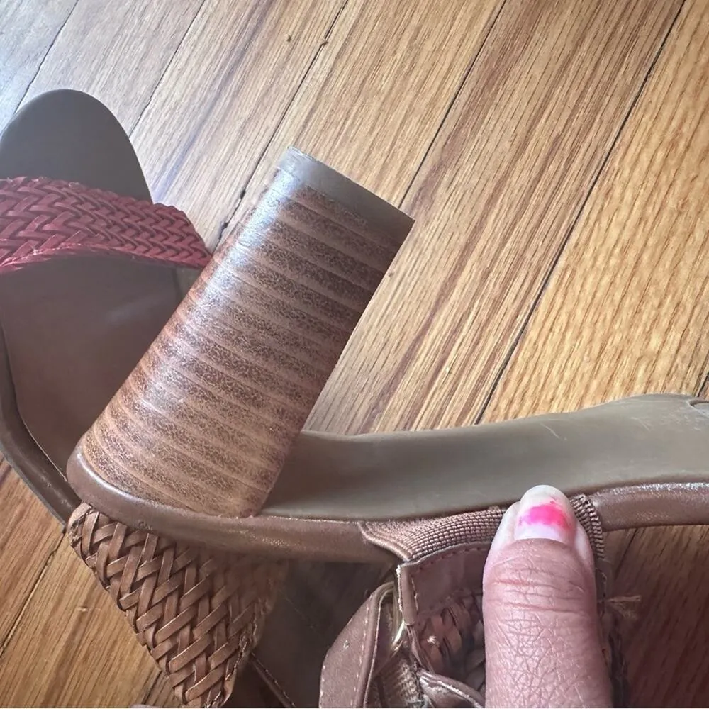 Coach and Four Rigley Coral Brown Weave Block Heels Size 9 - Image 9