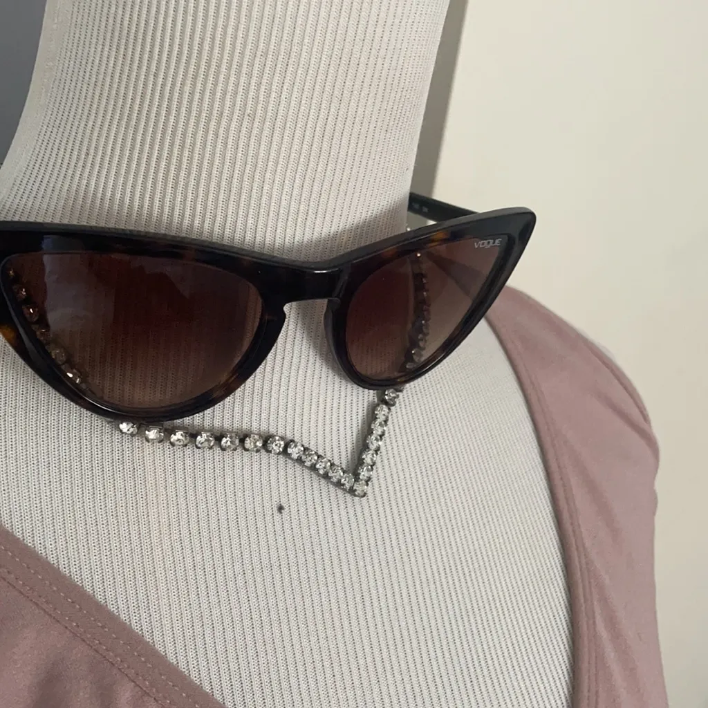 Vogue VO5211 Ladies Polarized Sunglasses Cateye Tortoise Brown 54mm - Image 2