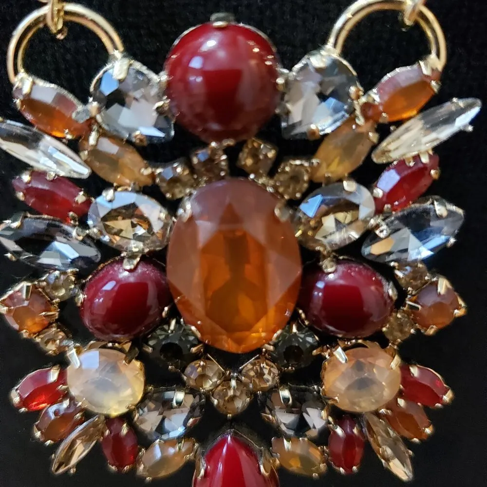 The Limited Women Fashion Multi Stone Embossed Square Pendant Necklace Box Clasp - Image 4