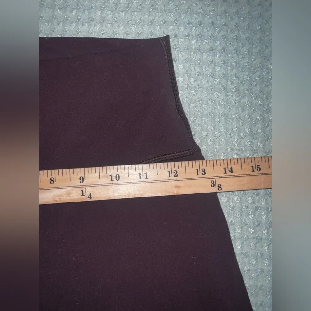 Lululemon align legging plum shadow 28” length
Size 6 - Image 3