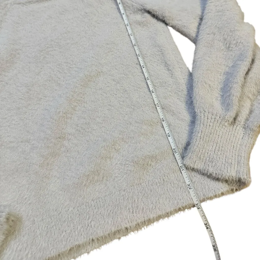 Cozy Light Gray Sweater with Puff Sleeves Size M - Image 6
