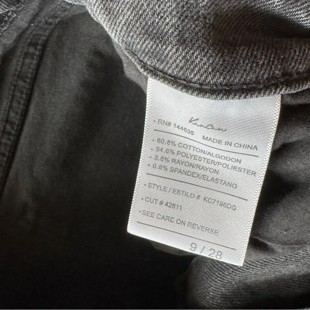 KanCan 90s Boyfriend Jeans Women’s Size 9/28 Black High Rise Casual Stretch - Image 3