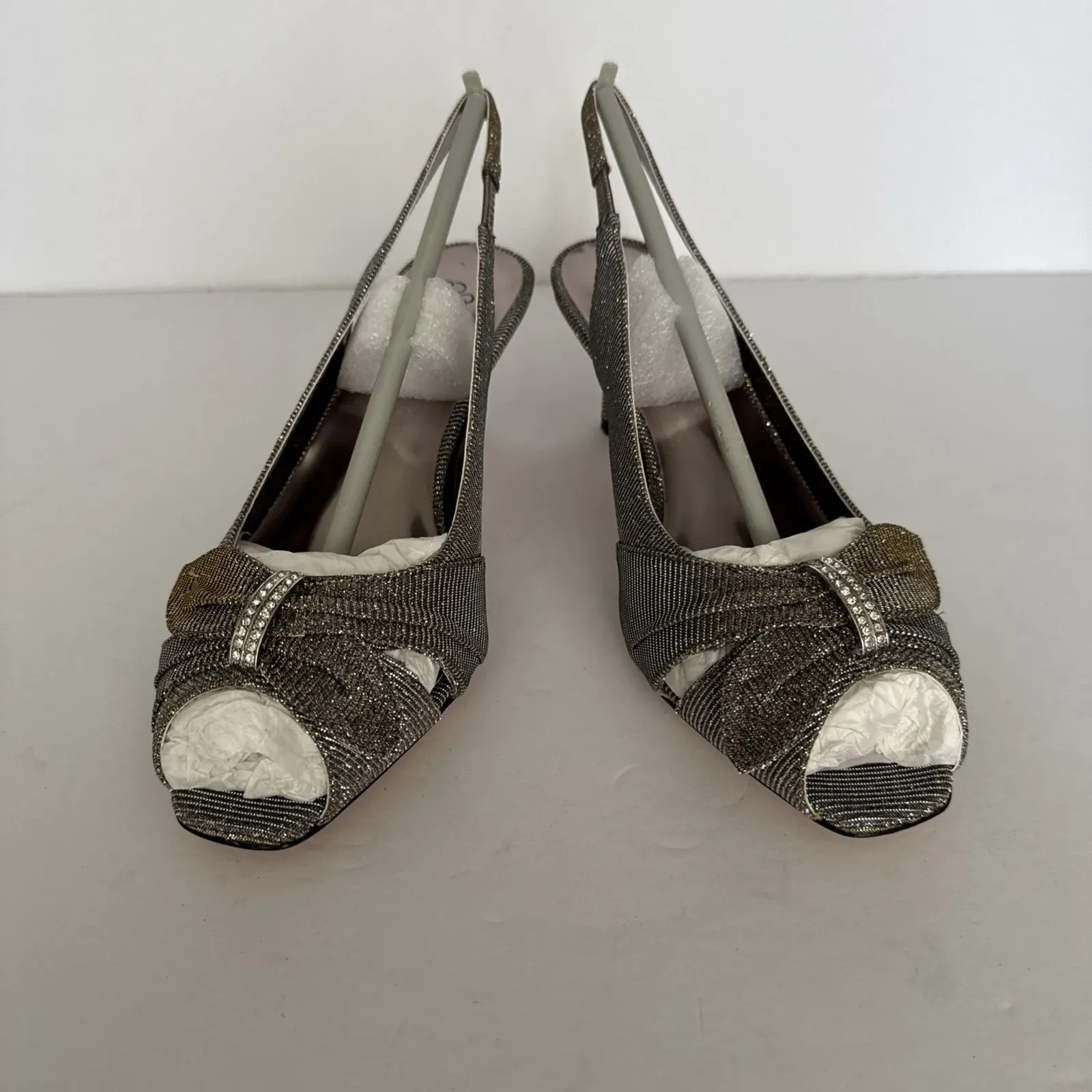 J Renee Heels Slader Dance Fabric Shimmery Pewter Kitten Heels Sling Back‎ 8 W Silver - Image 7