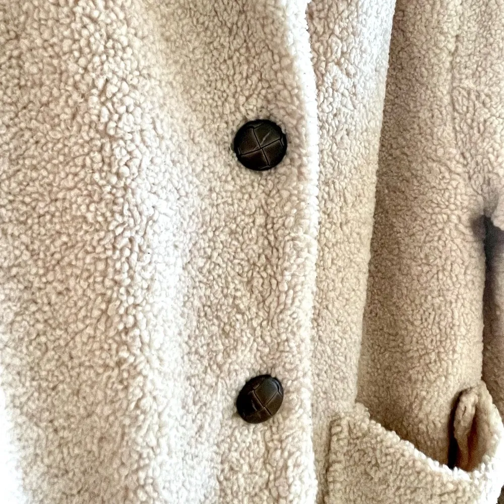 Oak + Fort Oversized Teddy Sherpa Jacket Coat Button-down Beige - Image 5