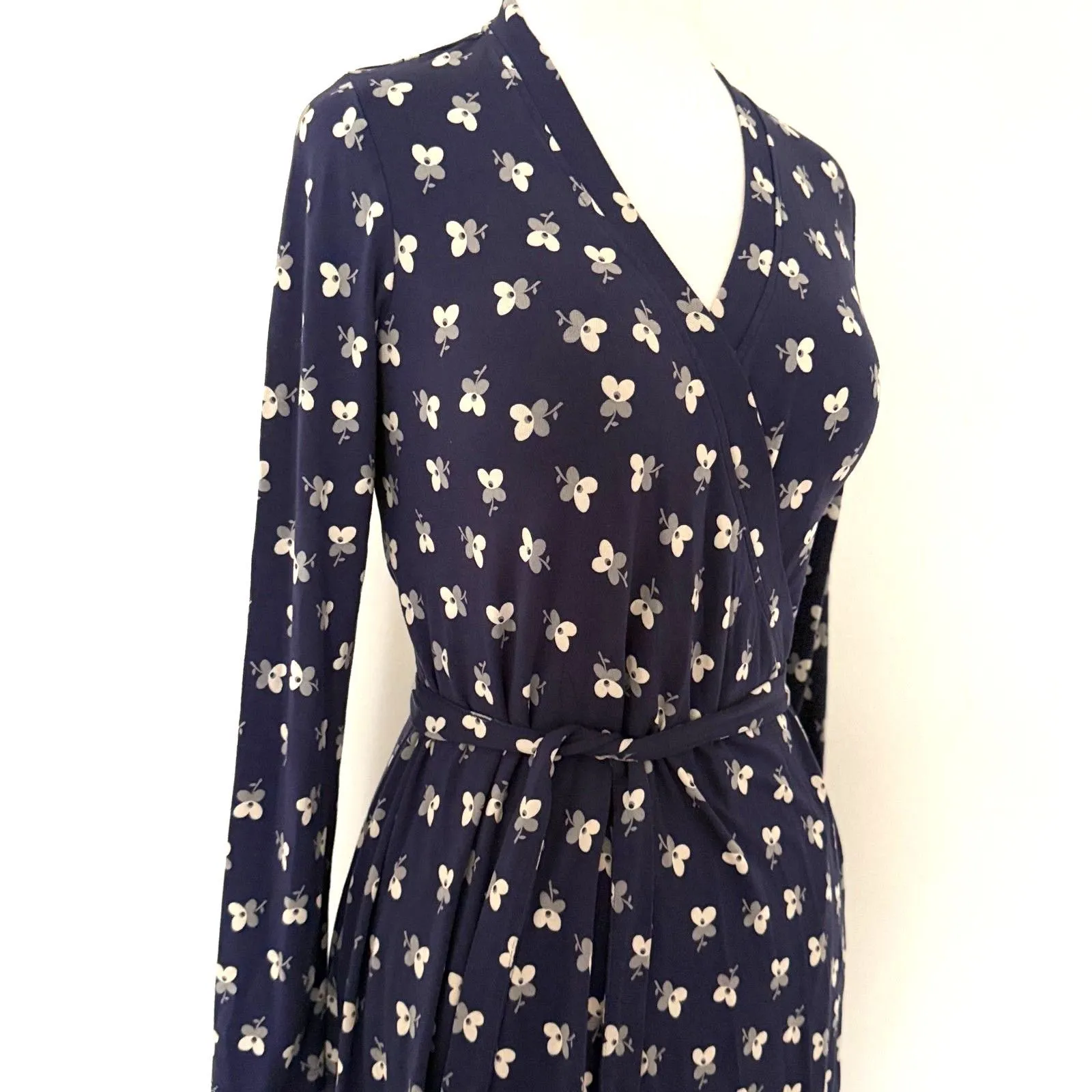 Boden Navy Ditsy Floral Jersey Wrap Dress Cottagecore Feminine Sz 8 Blue - Image 3