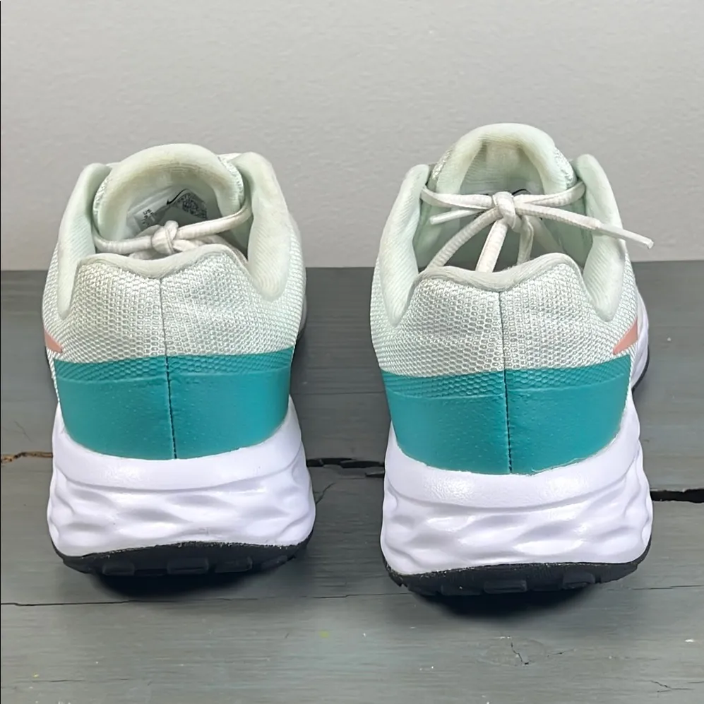 Nike revolution6 Women's White and Pink Running Shoes size9.5.         order(72) - Image 5