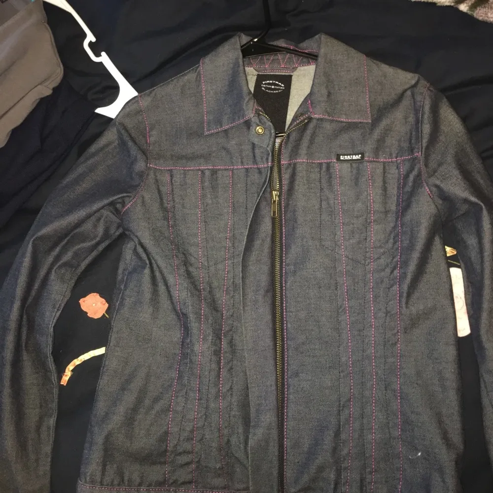 Super cute denim jacket Size M - Image 2