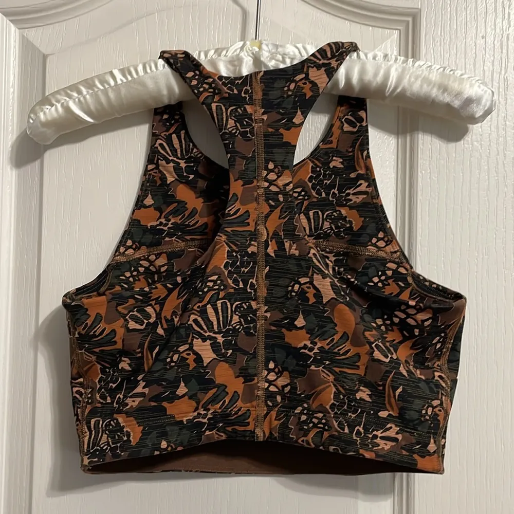 💖 Outdoor Voices Techsweat Sierra Abstract Foliage Sports Bra Crop Top - Image 3