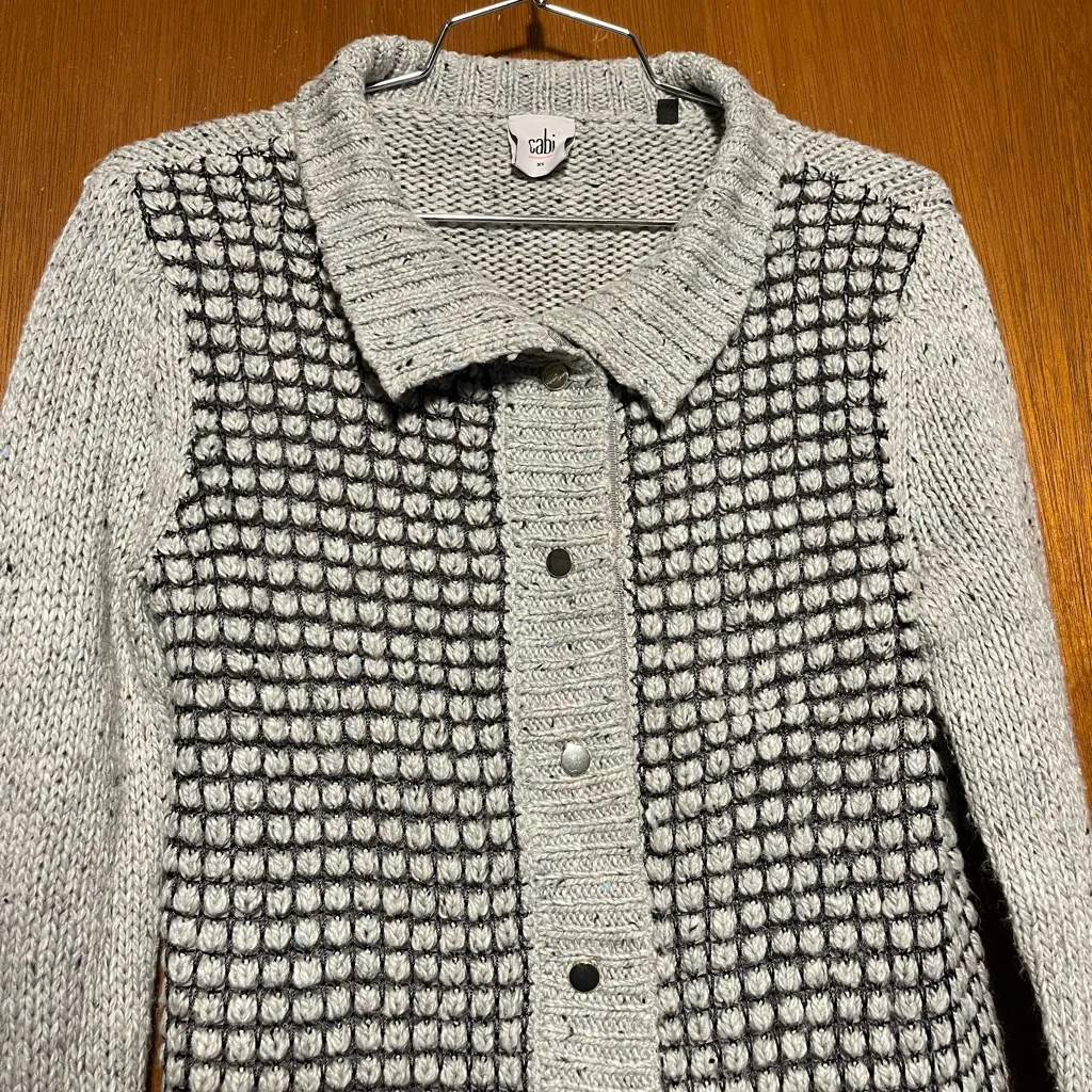 Cabi #3006 Gray Square Stitch Snap Front Thick Knit Cardigan Sweater Size XS - Image 3