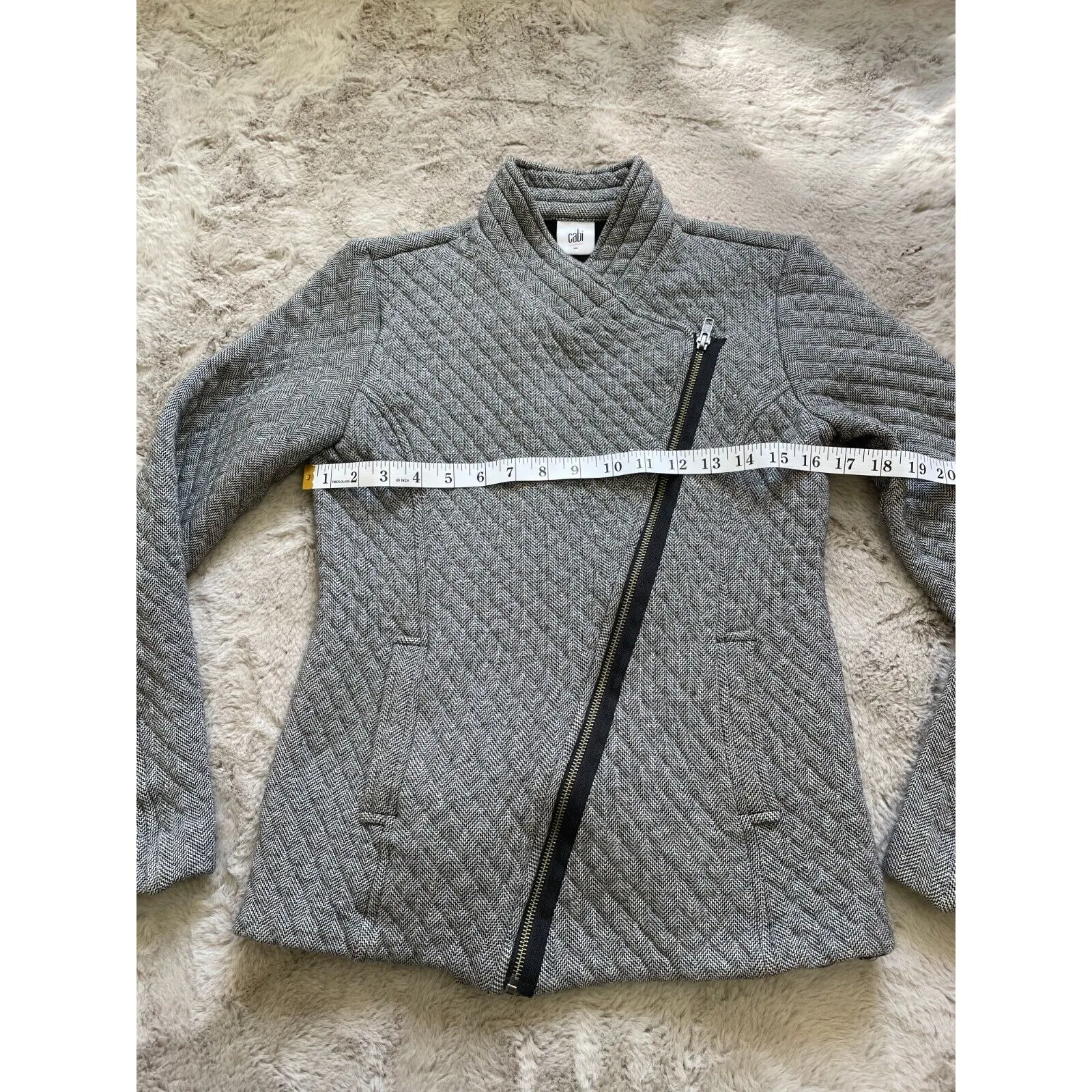 Cabi Womens Size XSmall Asymmetrical Quilted‎ Gray Jacket Coat Style 3025 - Image 3