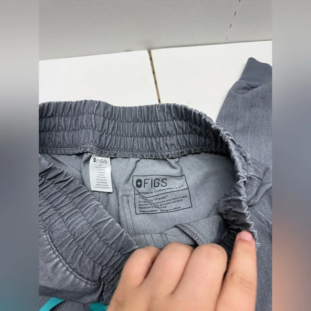 FIGS Zamora Jogger Scrub Pants - Image 4