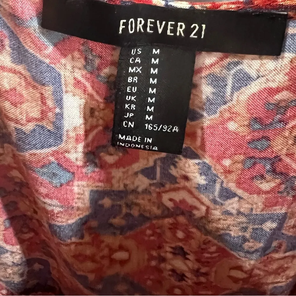 Cross back abstract print dress size medium - Image 6