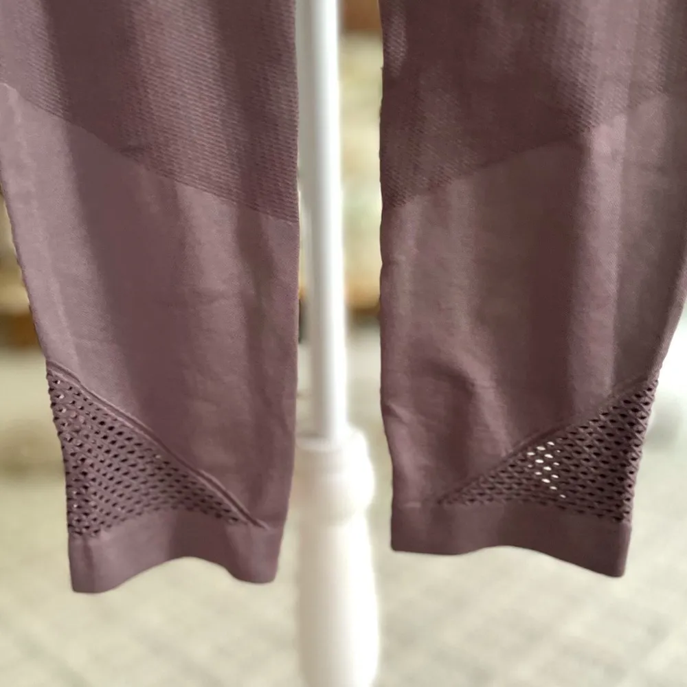 Avira Vibes Dusty Purple Mauve Leggings NWOT M Size M - Image 8