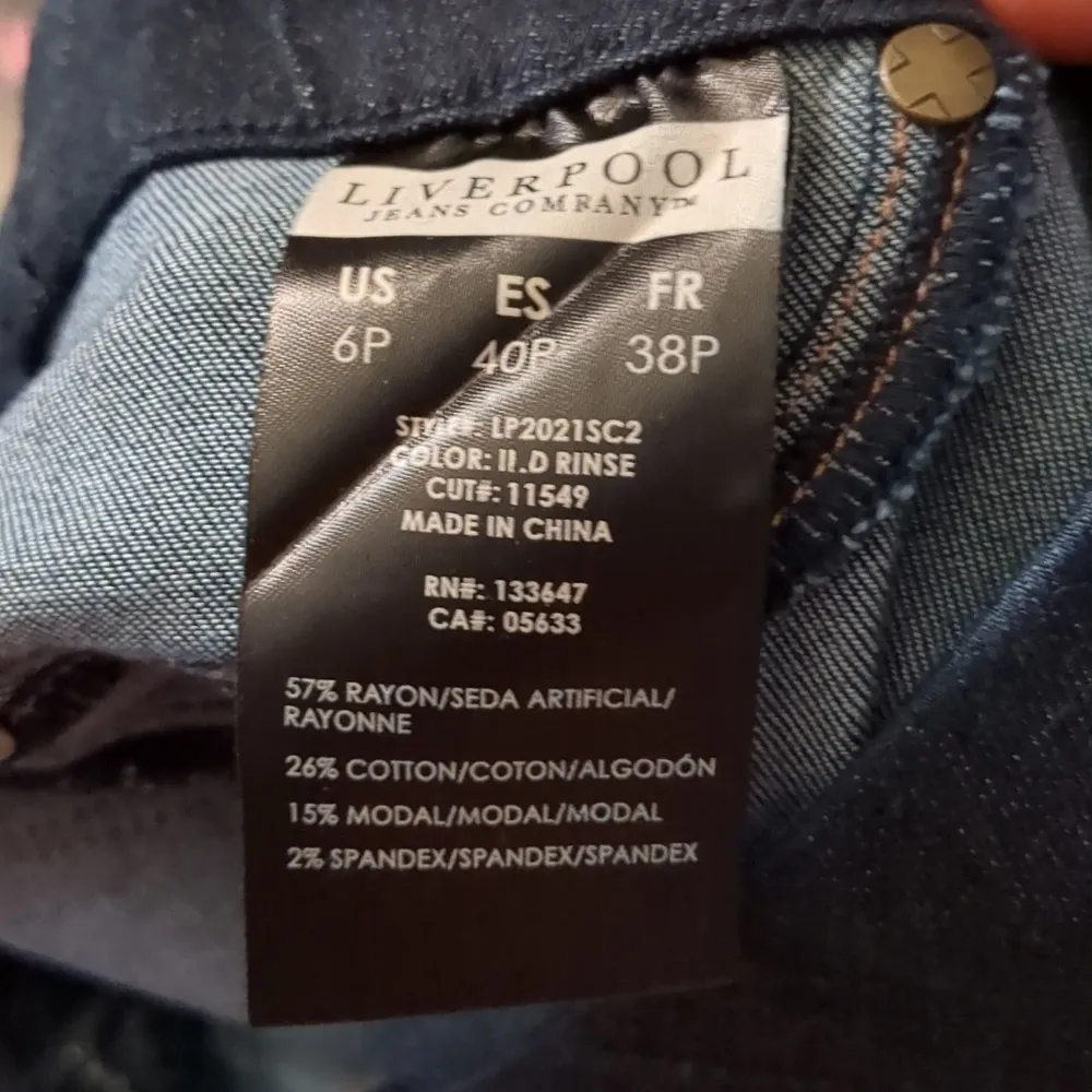 Liverpool Pull On The Denim Leggings Jeans size 6P Blue - Image 5