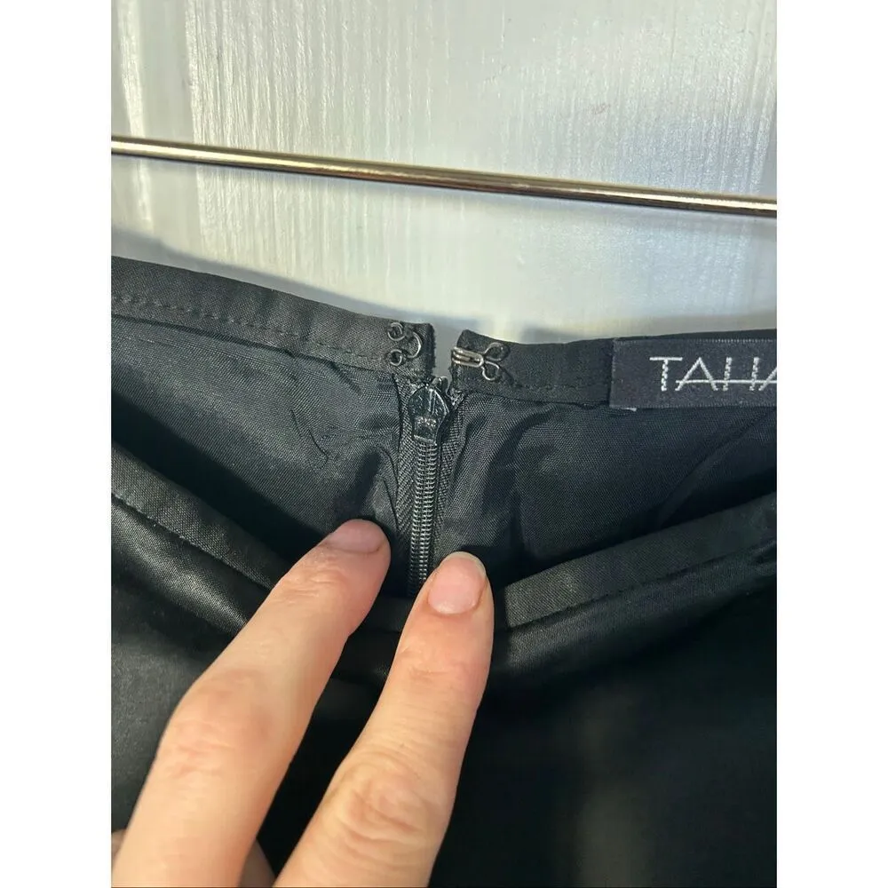 Tahari slik like dress pants with a cut in the back insulated size 0-2 see measu - Image 3