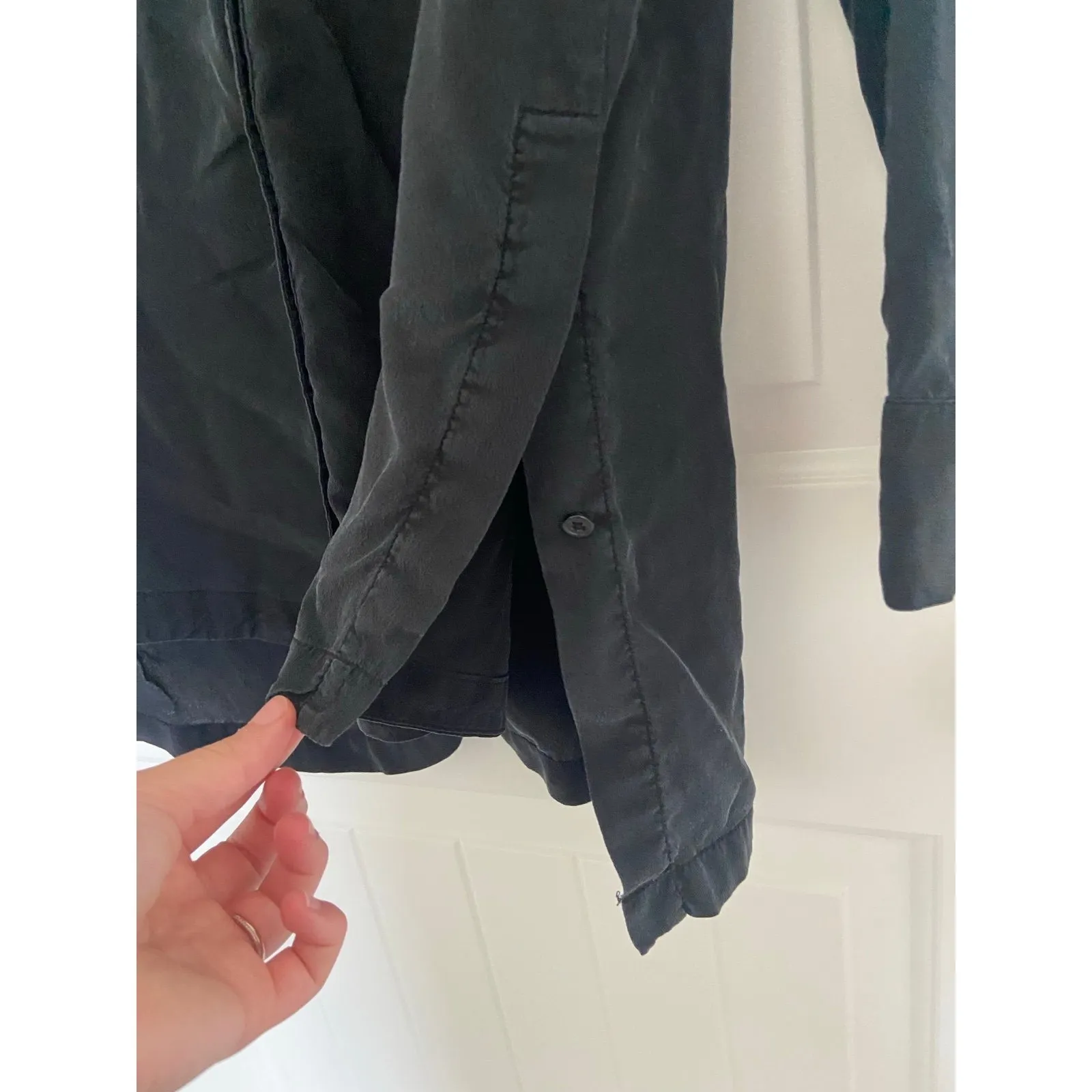 Athleta women's oversized 100% silk button down‎ shirt — small - Image 5