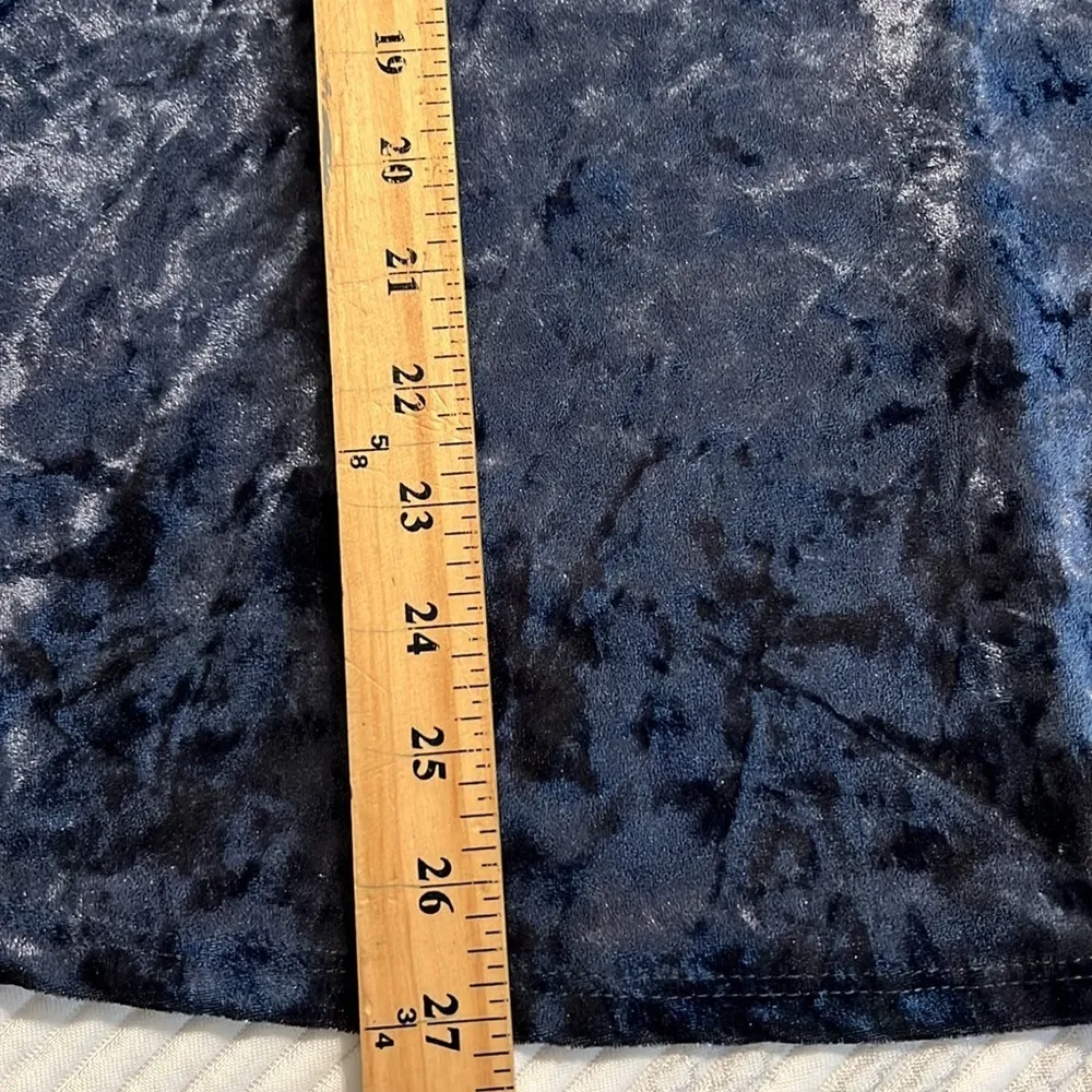 White Birch women’s small velvet top halter v neck short sleeve bluish grey soft - Image 4