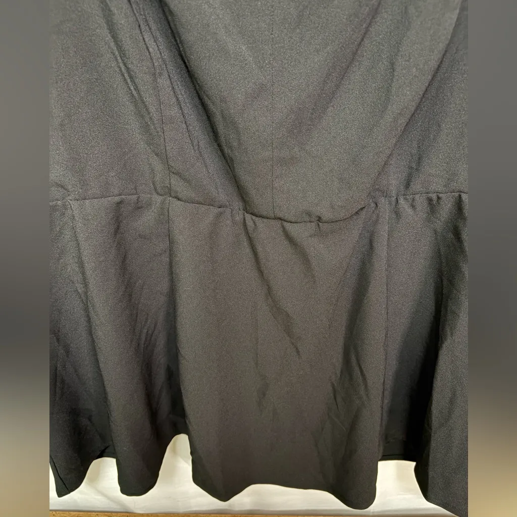 Torrid Black Stretch Crepe‎ Sweetheart‑Neck Peplum Blouse Size 3 - Image 5